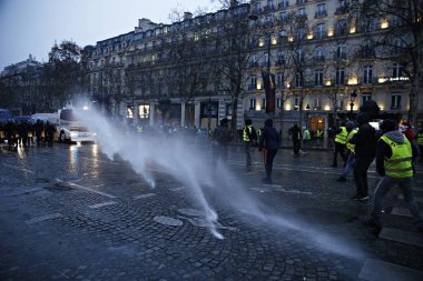 Paris'te Sarı Yelekler Protesto, Fransa