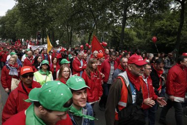 Belçikalı işçiler ve çalışanlar 16 Mayıs 2018'de Brüksel'de planlanan emeklilik reformlarını protesto etmek     