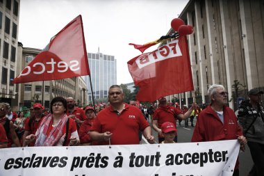 Belçikalı işçiler ve çalışanlar 16 Mayıs 2018'de Brüksel'de planlanan emeklilik reformlarını protesto etmek     