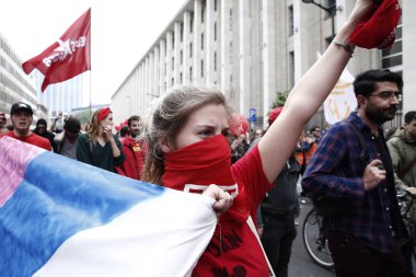 Belçikalı işçiler ve çalışanlar 16 Mayıs 2018'de Brüksel'de planlanan emeklilik reformlarını protesto etmek     