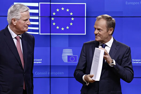 Avrupa Birliği'nde Brexit geri çekilme anlaşması taslağı teslim 