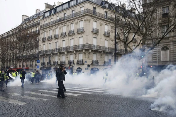 Žlutá vesta protestu v Paříži, Francie — Stock fotografie