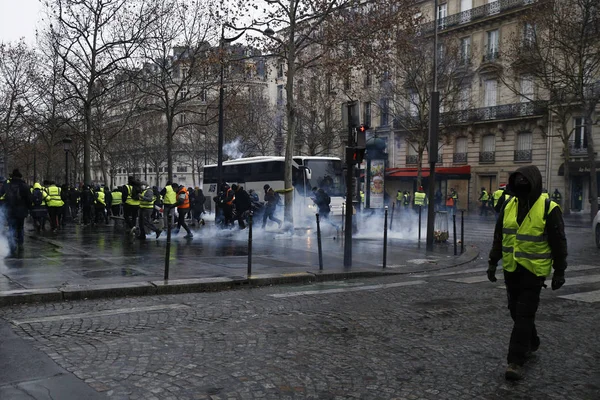 Gilets jaunes Manifestation à Paris, France — Photo