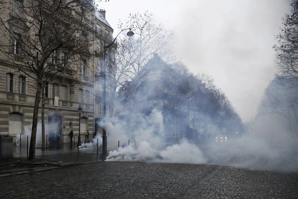 フランス・パリで黄色いベスト抗議 — ストック写真