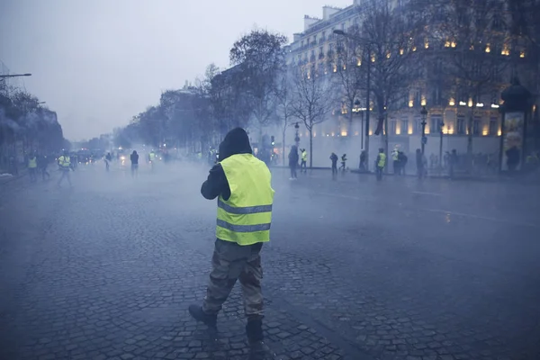 Paris'te Sarı Yelekler Protesto, Fransa