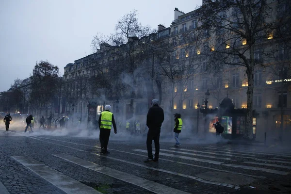 フランス・パリで黄色いベスト抗議 — ストック写真