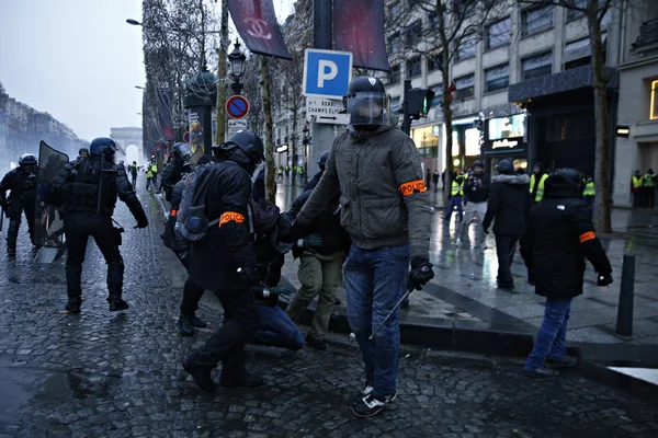 Sárga mellények Protest Párizsban, Franciaországban — Stock Fotó
