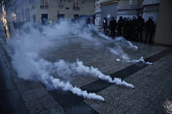 Yellow Vests Protest i Paris, Frankrig - Stock-foto