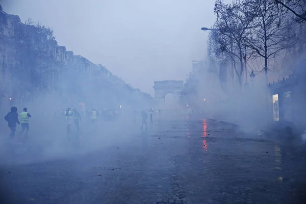 Žlutá vesta protestu v Paříži, Francie — Stock fotografie