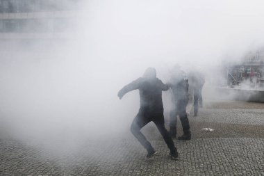 16 Aralık 2018'de Belçika'nın Başkenti Brüksel'de Marakeş Göç Paktı'nı protesto eden aşırı sağcı lar çevik kuvvetle çatıştı.