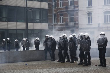 16 Aralık 2018'de Belçika'nın Başkenti Brüksel'de Marakeş Göç Paktı'nı protesto eden aşırı sağcı lar çevik kuvvetle çatıştı.