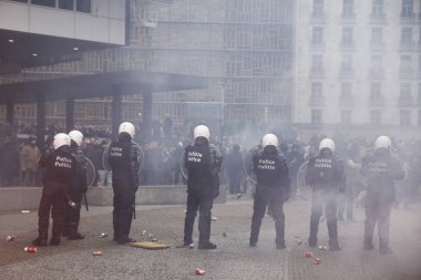 16 Aralık 2018'de Belçika'nın Başkenti Brüksel'de Marakeş Göç Paktı'nı protesto eden aşırı sağcı lar çevik kuvvetle çatıştı.