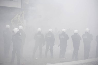 16 Aralık 2018'de Belçika'nın Başkenti Brüksel'de Marakeş Göç Paktı'nı protesto eden aşırı sağcı lar çevik kuvvetle çatıştı.
