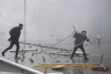 16 Aralık 2018'de Belçika'nın Başkenti Brüksel'de Marakeş Göç Paktı'nı protesto eden aşırı sağcı lar çevik kuvvetle çatıştı.