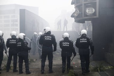 16 Aralık 2018'de Belçika'nın Başkenti Brüksel'de Marakeş Göç Paktı'nı protesto eden aşırı sağcı lar çevik kuvvetle çatıştı.