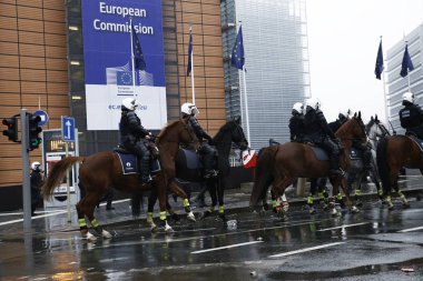 16 Aralık 2018'de Belçika'nın Başkenti Brüksel'de Marakeş Göç Paktı'nı protesto eden aşırı sağcı lar çevik kuvvetle çatıştı.
