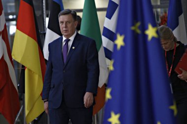 Brüksel, Belçika. 17. Eki 2018 . Letonya Başbakanı Maris Kucinskis Avrupa Birliği liderleriyle bir toplantı için geldi.