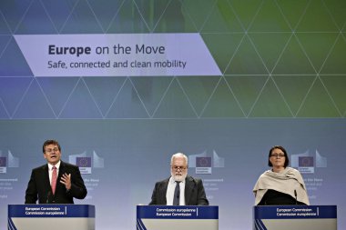 Avrupa Birliği Komisyon Üyeleri tarafından yapılan basın açıklamasının üçüncü 'Avrupa 