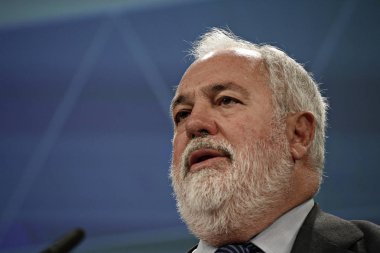 Avrupa Birliği Komisyon Üyeleri tarafından yapılan basın açıklamasının üçüncü 'Avrupa 