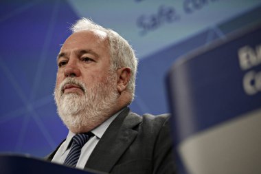 Avrupa Birliği Komisyon Üyeleri tarafından yapılan basın açıklamasının üçüncü 'Avrupa 