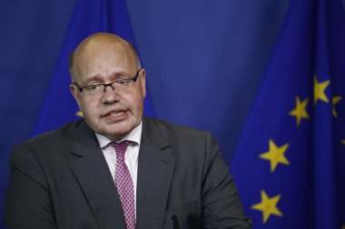 AB Komiseri Maros Sefcoviç ve Federal Maliye Bakanı P