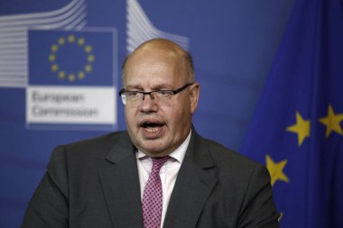 AB Komiseri Maros Sefcoviç ve Federal Maliye Bakanı P