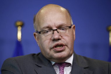 AB Komiseri Maros Sefcoviç ve Federal Maliye Bakanı P