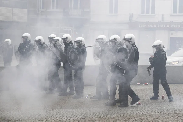 2018년 12월 16일 벨기에 브뤼셀에서 마라케시 협정에 반대하는 시위가 벌어지는 — 스톡 사진
