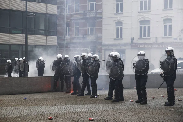 Skrajnie Prawicy Zwolennicy Zderzenia Policji Zamieszek Podczas Protestu Przeciwko Marrakeszu — Zdjęcie stockowe