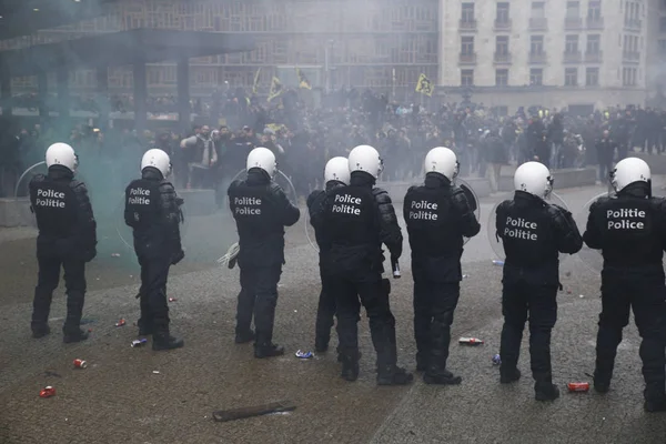 Far Right Supporters Clash Riot Police Protest Marrakesh Migration Pact — Stock Photo, Image