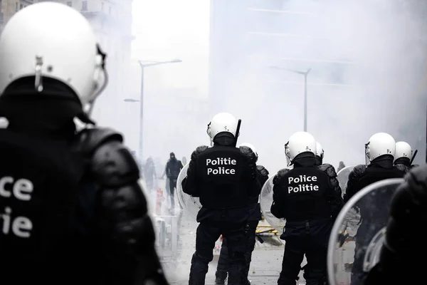 Far Right Supporters Clash Riot Police Protest Marrakesh Migration Pact — Stock Photo, Image