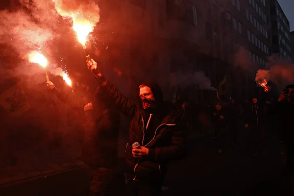 Des Partisans Extrême Droite Agitent Drapeau Flandre Alors Ils Participent — Photo