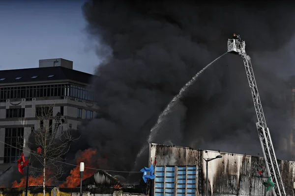 Брюссель Бельгия Февраля 2015 Года Пожарные Пытаются Потушить Пожар Вспыхнувший — стоковое фото