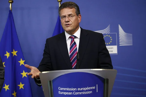 Maros Sefcovic, Comisario de la UE, y P, Ministro Federal de Hacienda — Foto de Stock
