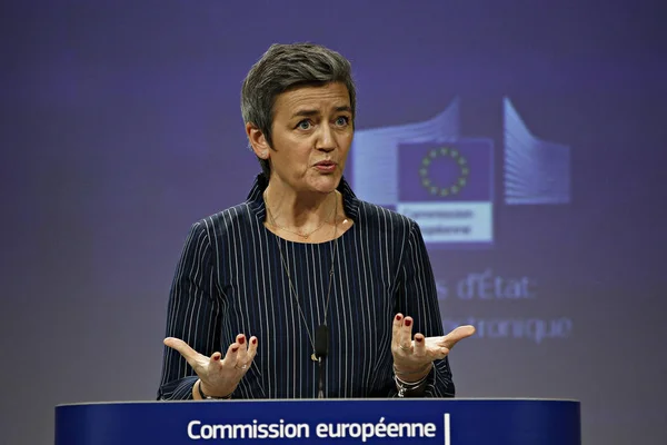 Komisař EU pro hospodářskou soutěž Margrethe Vestager se zabývá p — Stock fotografie