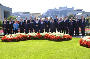 Aile fotoğrafı - 28 devlet başkanı veya gove gayri resmi toplantı