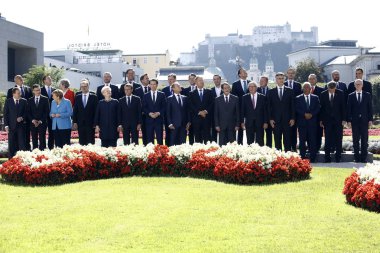 Aile fotoğrafı - 28 devlet başkanı veya gove gayri resmi toplantı