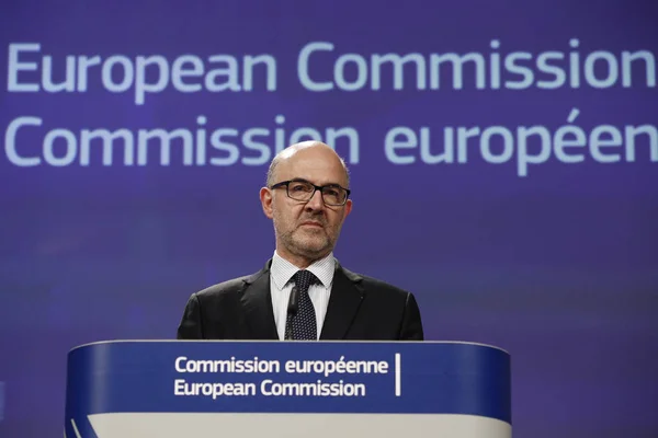 Conferencia de prensa de los Comisarios de la UE sobre la Cumbre del Euro, Bruselas —  Fotos de Stock