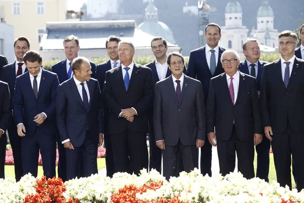 Aile fotoğrafı - 28 devlet başkanı veya gove gayri resmi toplantı — Stok fotoğraf