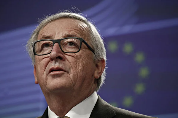 Předseda Komise Evropské unie Jean Claude Juncker dodává — Stock fotografie