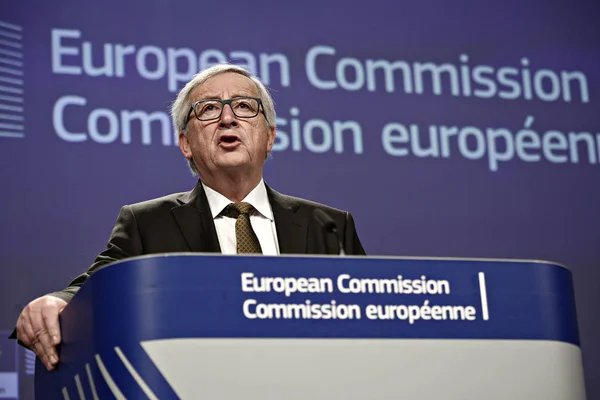 Przewodniczący Komisji Europejskiej Jean Claude Juncker dostarcza — Zdjęcie stockowe