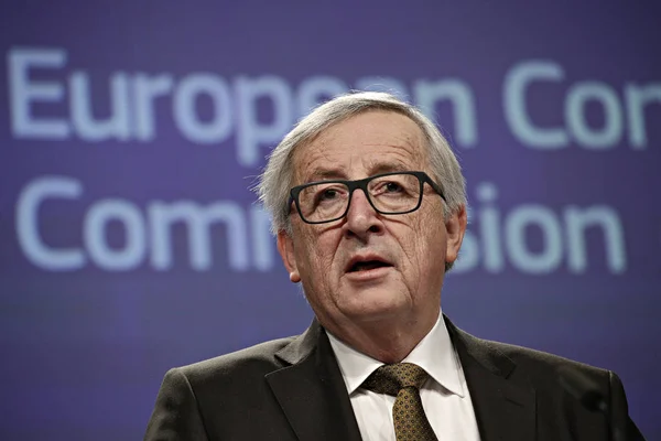 Presidente da Comissão Europeia Jean Claude Juncker entrega — Fotografia de Stock