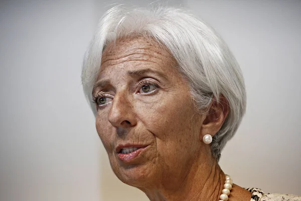 La directora del FMI, Christine Lagarde, asiste a una conferencia de prensa, L —  Fotos de Stock