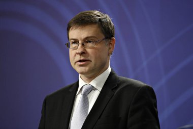 Ab Komisyon Üyeleri tarafından Sonbahar Dönemi Paketi'nde basın toplantısı