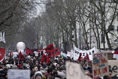 22 Mayıs 2018'de Fransa'nın Başkenti Paris'te reformlara karşı ulusal grev günü düzenlenen gösteriye katılan protestocular