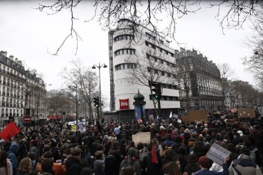 22 Mayıs 2018'de Fransa'nın Başkenti Paris'te reformlara karşı ulusal grev günü düzenlenen gösteriye katılan protestocular