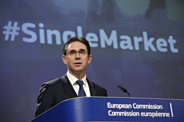 Başkan Yardımcısı Jyrki Katainen ve Komisyon tarafından basın toplantısı