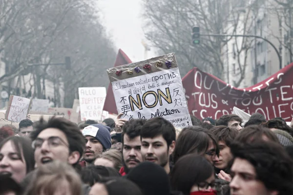 Studenten Skandieren Während Einer Demonstration Während Eines Landesweiten Streiktages Gegen — Stockfoto