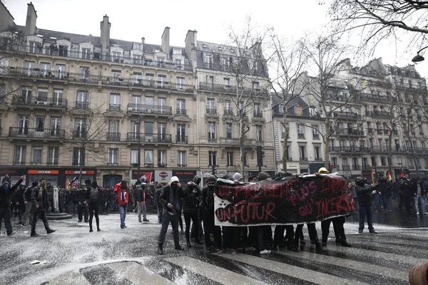 Police Utilise Canon Eau Contre Les Manifestants Lors Une Manifestation — Photo