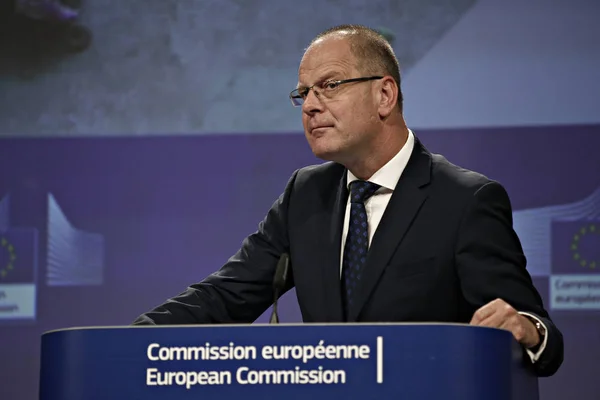 Conferencia de prensa sobre nuevas iniciativas para construir una educación europea — Foto de Stock